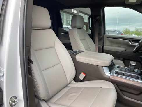Used 2024 GMC Sierra 1500 SLT w/ SLT Premium Plus Package AWD/4WD image 31