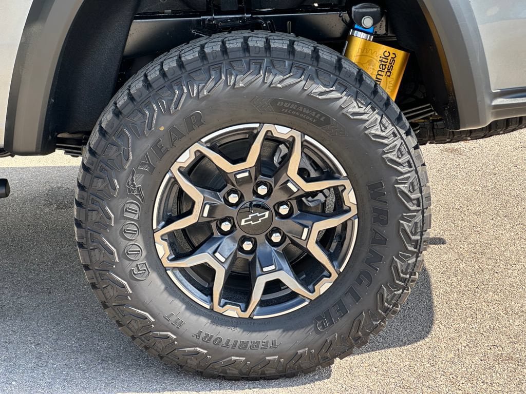 New 2026 Chevrolet Colorado ZR2 w/ Technology Package AWD/4WD image 27