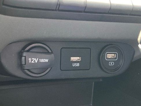 Used 2023 Hyundai Elantra SE FWD image 25