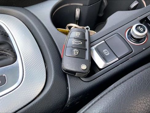 Used 2018 Audi Q3 2.0T Premium w/ Convenience Package image 12