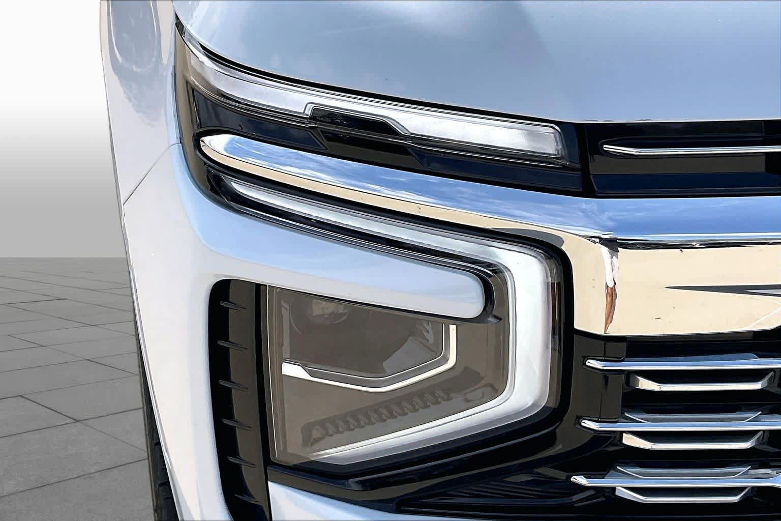 Used 2026 Chevrolet Suburban Premier w/ Sun And Tow Package RWD image 27