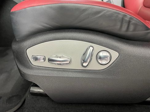 Certified 2023 Porsche Macan S image 30