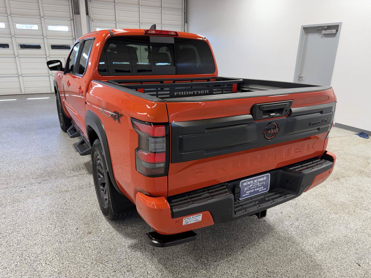 Used 2025 Nissan Frontier PRO-4X w/ Pro Convenience Package AWD/4WD image 7