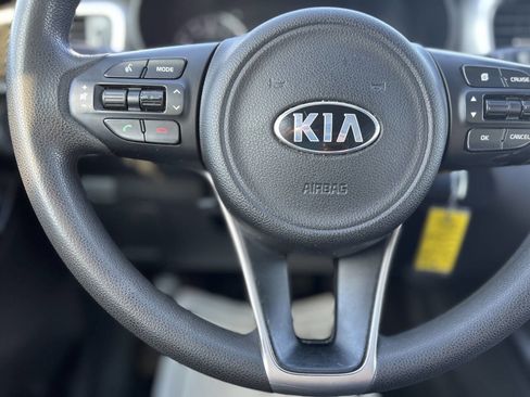 Used 2017 Kia Sorento L image 19