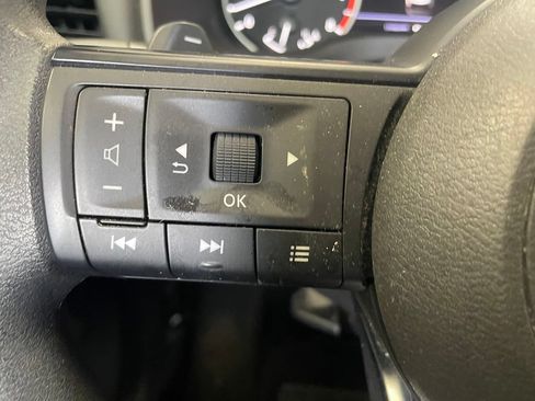 Certified 2024 Nissan Rogue SV FWD image 12