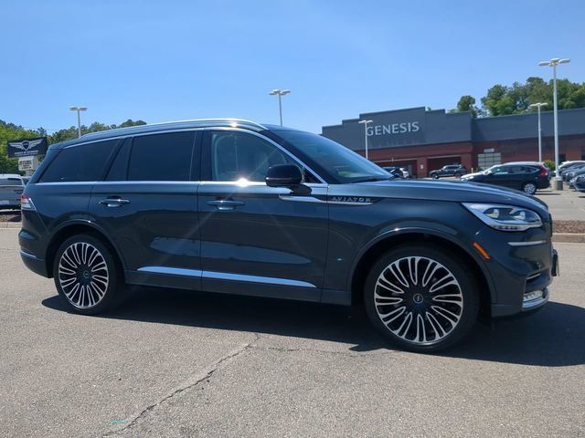 Used 2024 Lincoln Aviator Black Label w/ Dynamic Handling Package AWD/4WD image 2
