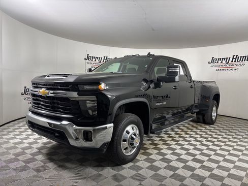 Used 2025 Chevrolet Silverado 3500 LT w/ Safety Package AWD/4WD image 1