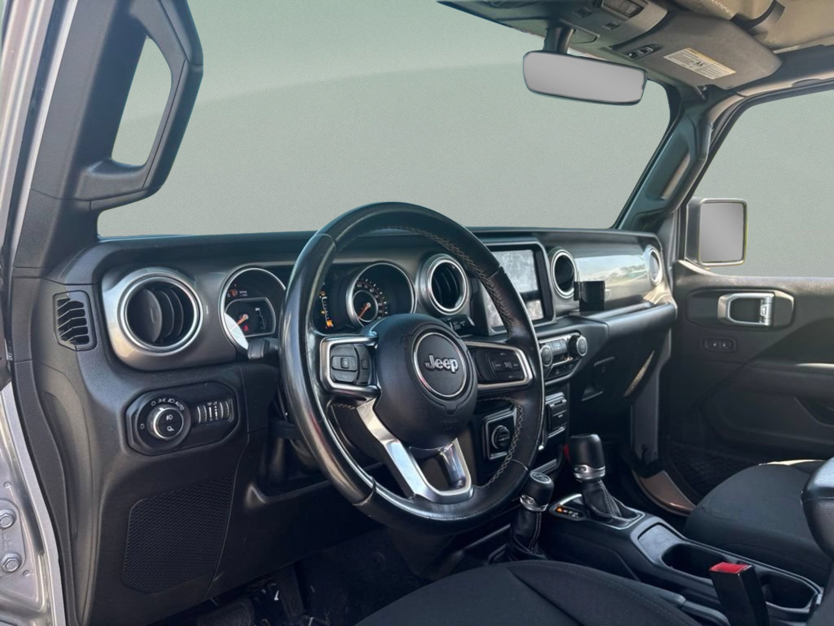 Used 2020 Jeep Gladiator Overland AWD/4WD image 16