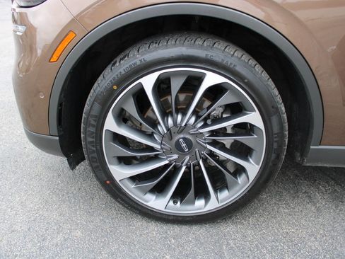 Used 2022 Lincoln Aviator Reserve w/ Equipment Group 201A image 11