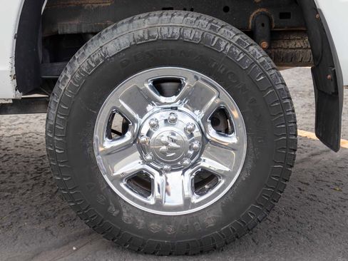 Used 2018 RAM 2500 Tradesman w/ Chrome Appearance Group AWD/4WD image 33