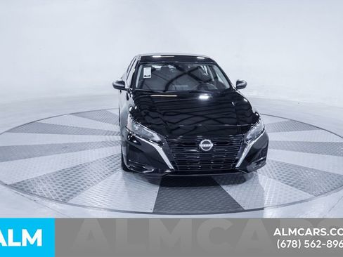 Used 2025 Nissan Altima 2.5 SV FWD image 15