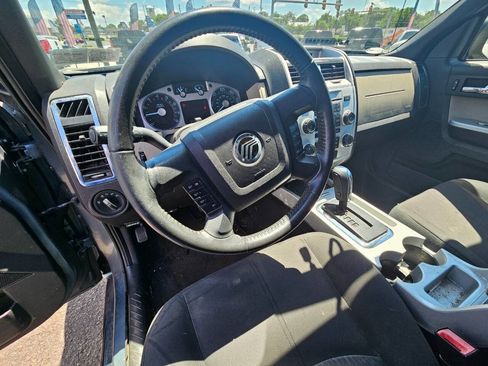 Used 2010 Mercury Mariner 2WD image 2