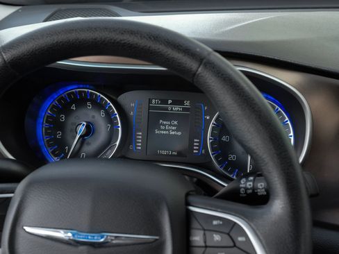 Used 2020 Chrysler Voyager Lxi image 22