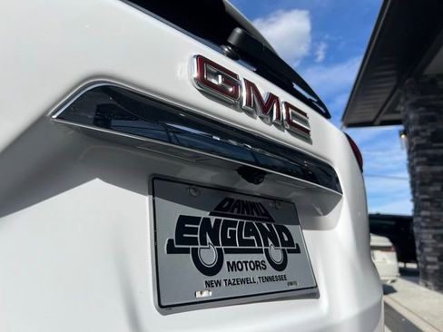 Used 2024 GMC Terrain SLE image 12