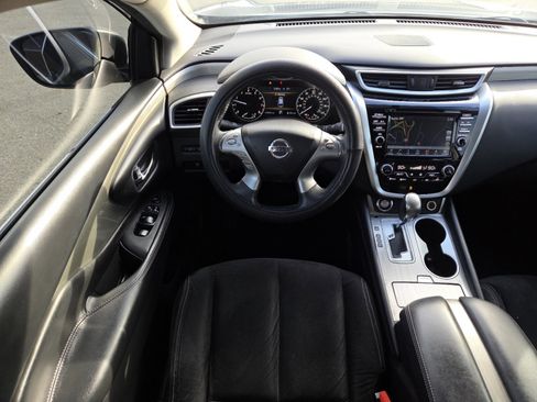 Used 2017 Nissan Murano SV image 25