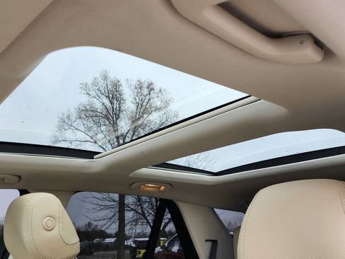 Used 2017 Mercedes-Benz GLE 350 4MATIC w/ Premium 1 Package image 2