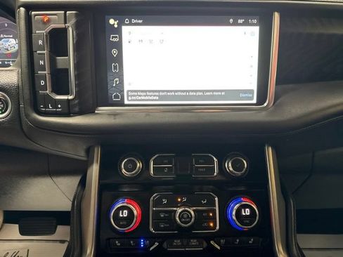 Used 2022 GMC Yukon XL Denali AWD/4WD image 12
