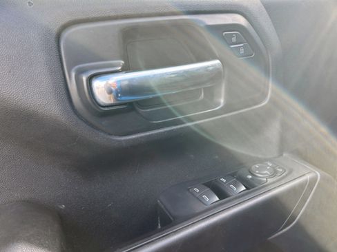 Used 2022 Chevrolet Silverado 1500 Custom image 17