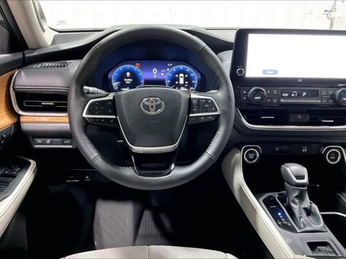 Certified 2026 Toyota Grand Highlander AWD image 5
