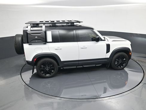Used 2020 Land Rover Defender 110 HSE AWD/4WD image 33