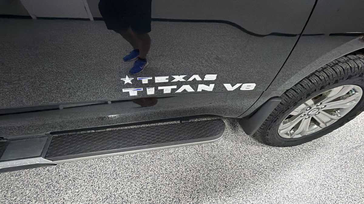 Used 2018 Nissan Titan SL w/ Texas Titan Edition AWD/4WD image 30