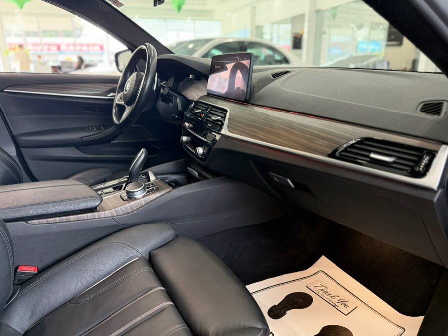 Used 2021 BMW 540i w/ M Sport Package RWD image 17