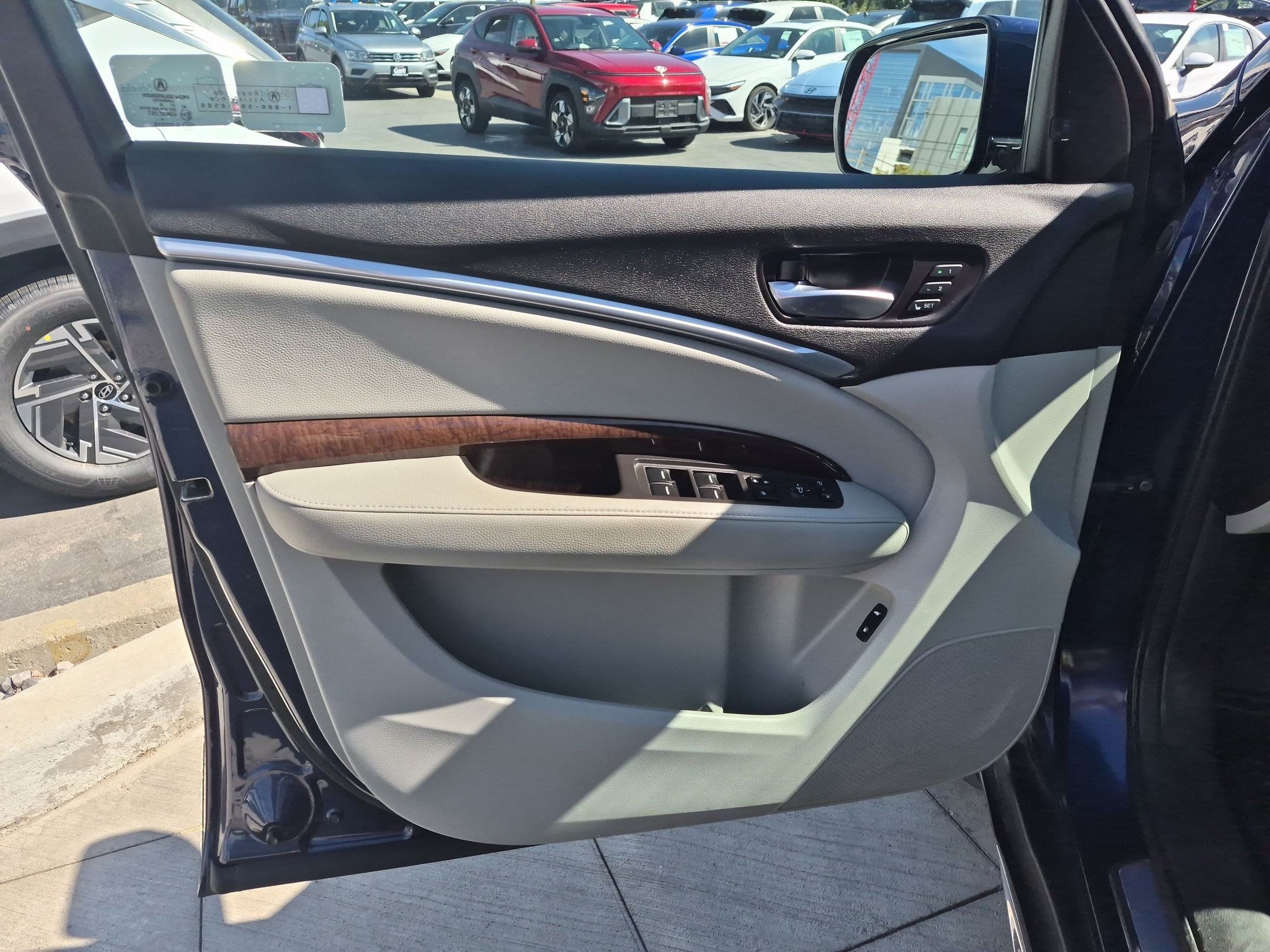 Used 2018 Acura MDX w/ Technology Package AWD/4WD image 13