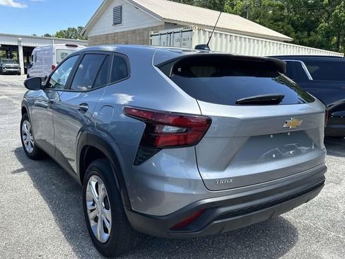 Used 2024 Chevrolet Trax LS w/ Driver Confidence Package FWD image 16