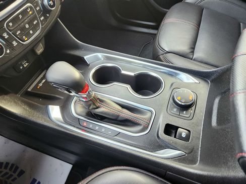 Used 2023 Chevrolet Traverse RS image 12