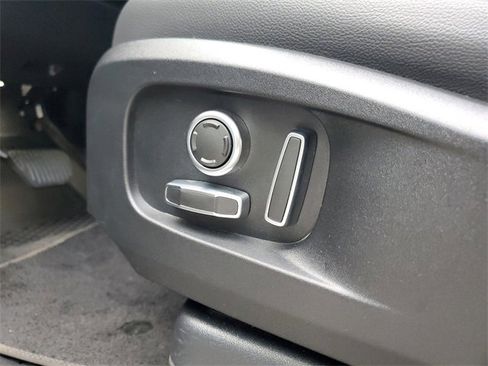 Certified 2023 Land Rover Defender 130 SE image 20