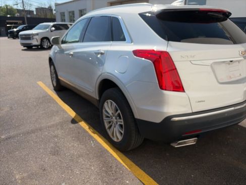 Used 2018 Cadillac XT5 Luxury AWD/4WD image 6