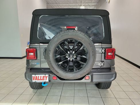 Certified 2024 Jeep Wrangler Unlimited Sahara AWD/4WD image 12