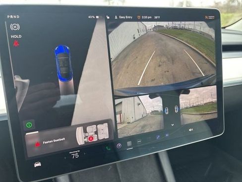 Used 2023 Tesla Model 3 Performance image 23