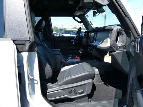 New 2026 Ford Bronco Outer Banks w/ Black Appearance Package AWD/4WD image 10