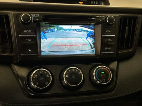 Used 2017 Toyota RAV4 LE FWD image 14