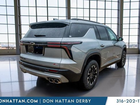 Used 2025 Chevrolet Traverse Z71 AWD/4WD image 33