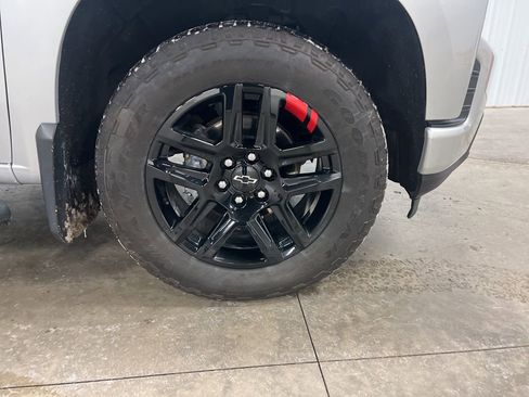 Certified 2022 Chevrolet Silverado 1500 RST w/ Redline Edition image 19