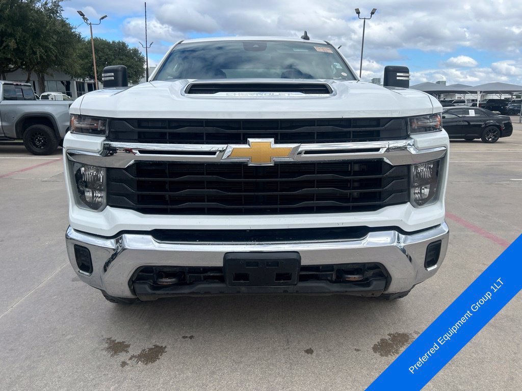 Used 2024 Chevrolet Silverado 2500 LT AWD/4WD image 2