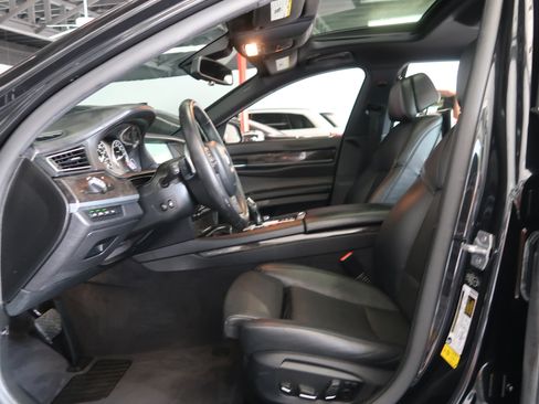 Used 2013 BMW 750Li RWD image 34