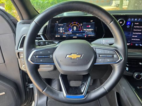 Used 2025 Chevrolet Tahoe Premier AWD/4WD image 24