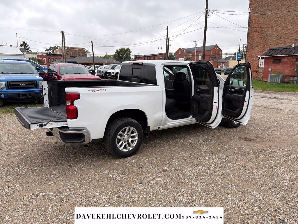 Used 2023 Chevrolet Silverado 1500 LT w/ Leather Package AWD/4WD image 30