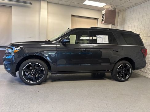 Used 2023 Ford Expedition Limited AWD/4WD image 45