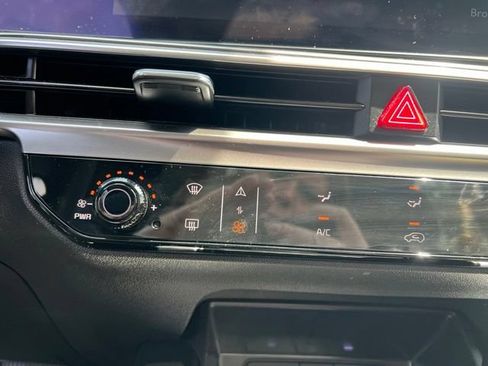 Certified 2024 Kia Sorento LX FWD image 23