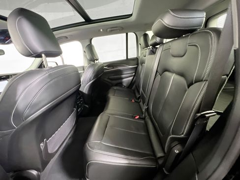 Used 2023 Jeep Grand Cherokee Limited AWD/4WD image 25