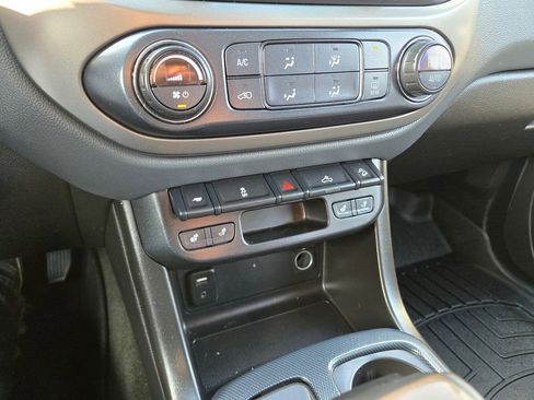 Used 2018 Chevrolet Colorado Z71 image 12