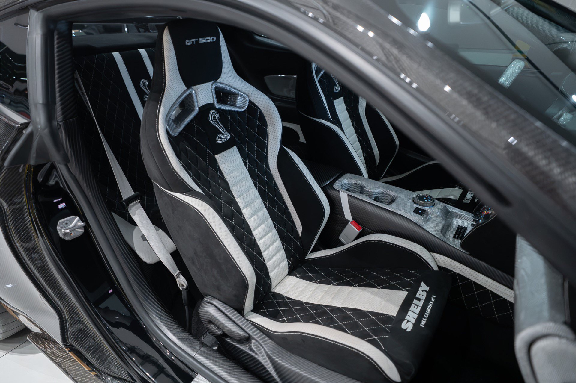 Used 2022 Ford Mustang Shelby GT500 w/ Carbon Fiber Track Pack RWD image 27