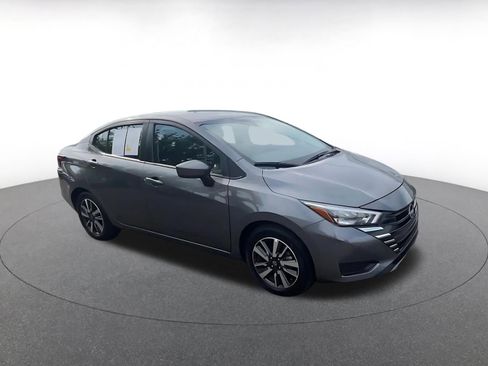 Used 2025 Nissan Versa SV FWD image 2