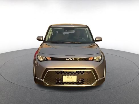 Used 2025 Kia Soul LX w/ LX Technology Package image 4