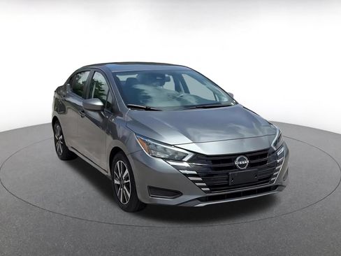 Used 2025 Nissan Versa SV FWD image 3