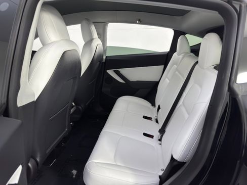 Used 2021 Tesla Model Y Long Range image 42